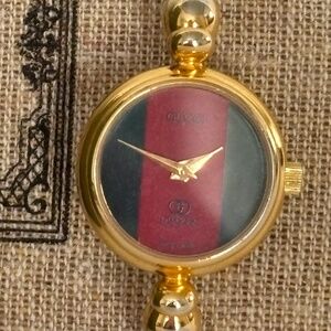 Vintage Gucci Cable Bangle Watch Sherry Line Dial Circa 1990